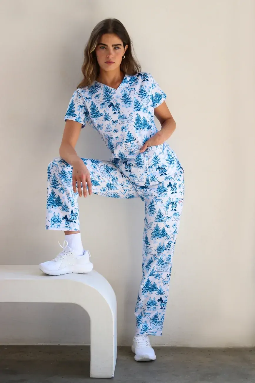 Noel Heritage Christmas Toile Women's Cargo Scrub Pants - XL - 4
