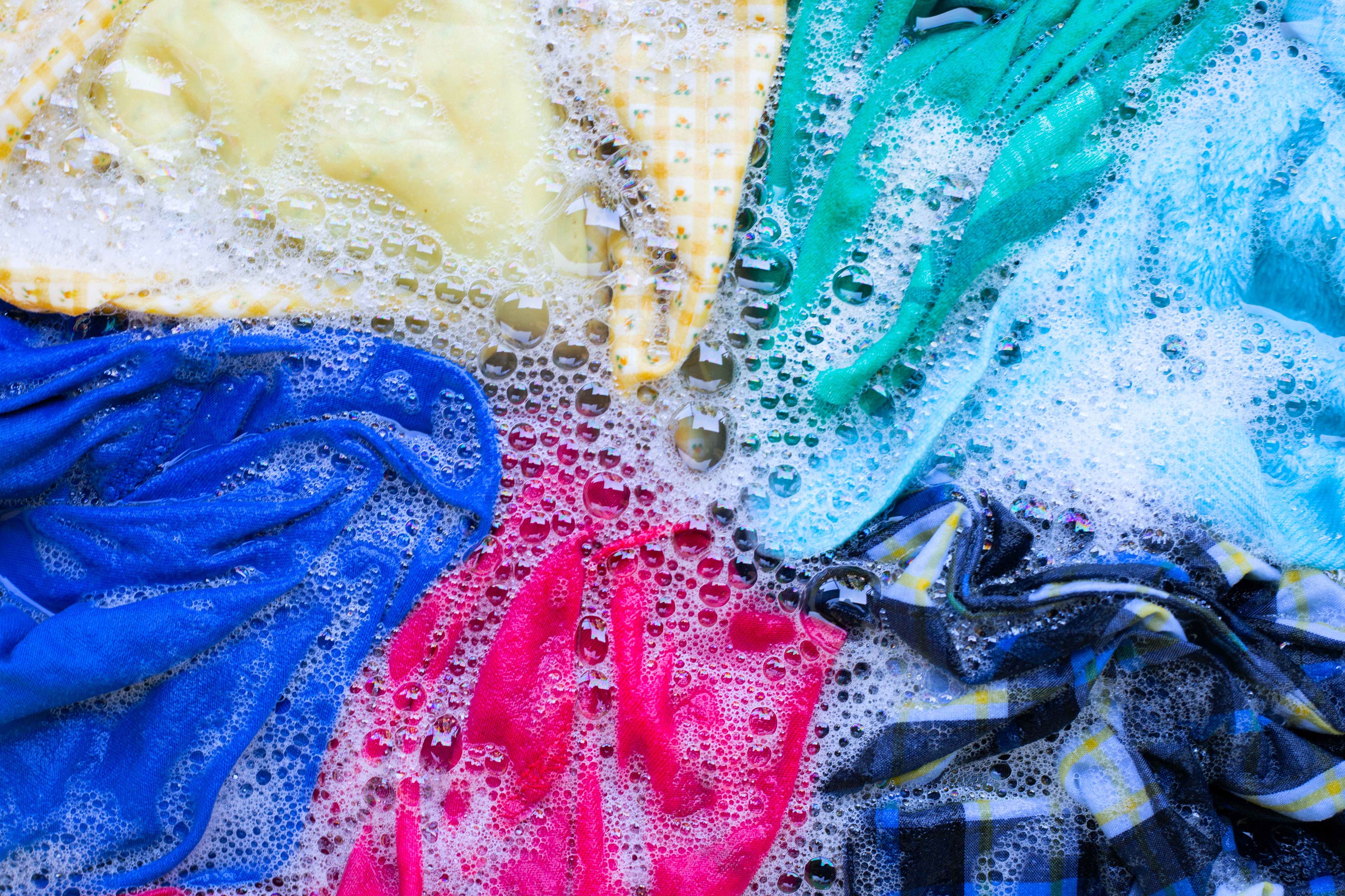 How to Wash Scrubs Properly: Laundry Tips for Nurses and Healthcare Staff