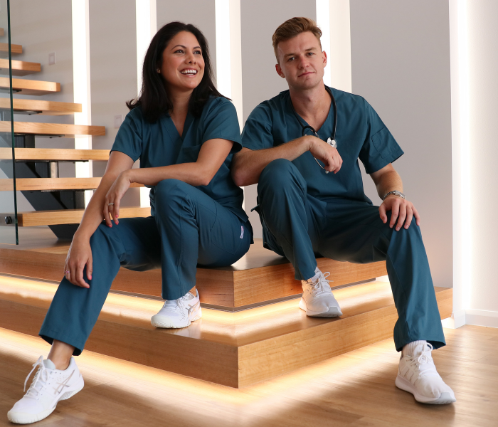 Staying Stylish on the Frontlines: Mediscrubs' Fashion-Forward Scrubs